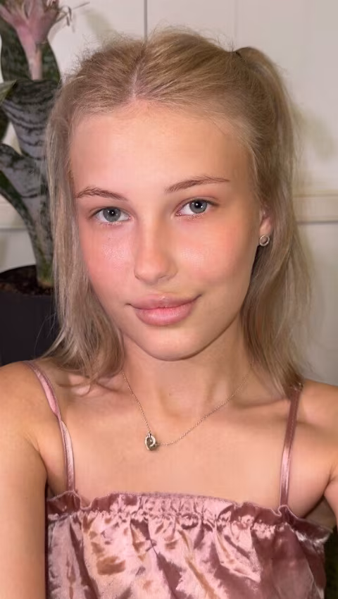 Amanda Mini